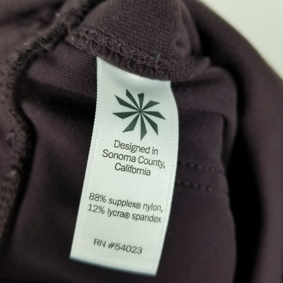 Athleta Metro High Waist Leggings Plum Pockets Womens Size Medium Casual - Picture 5 of 8